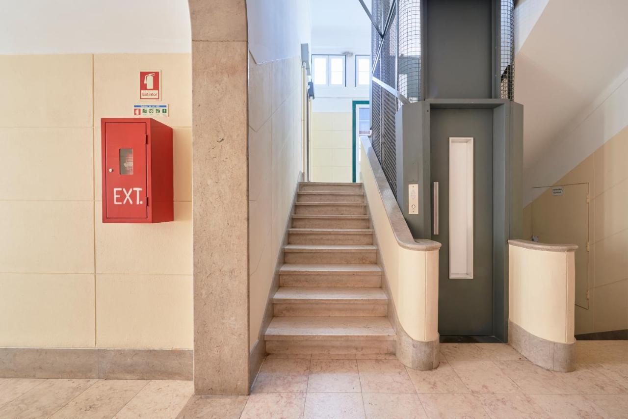 Deluxe Apt At Amazing Prime Location, By Timecooler Lisbon Bagian luar foto