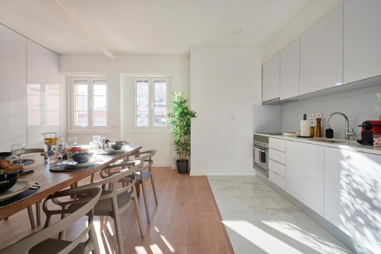 Deluxe Apt At Amazing Prime Location, By Timecooler Lisbon Bagian luar foto