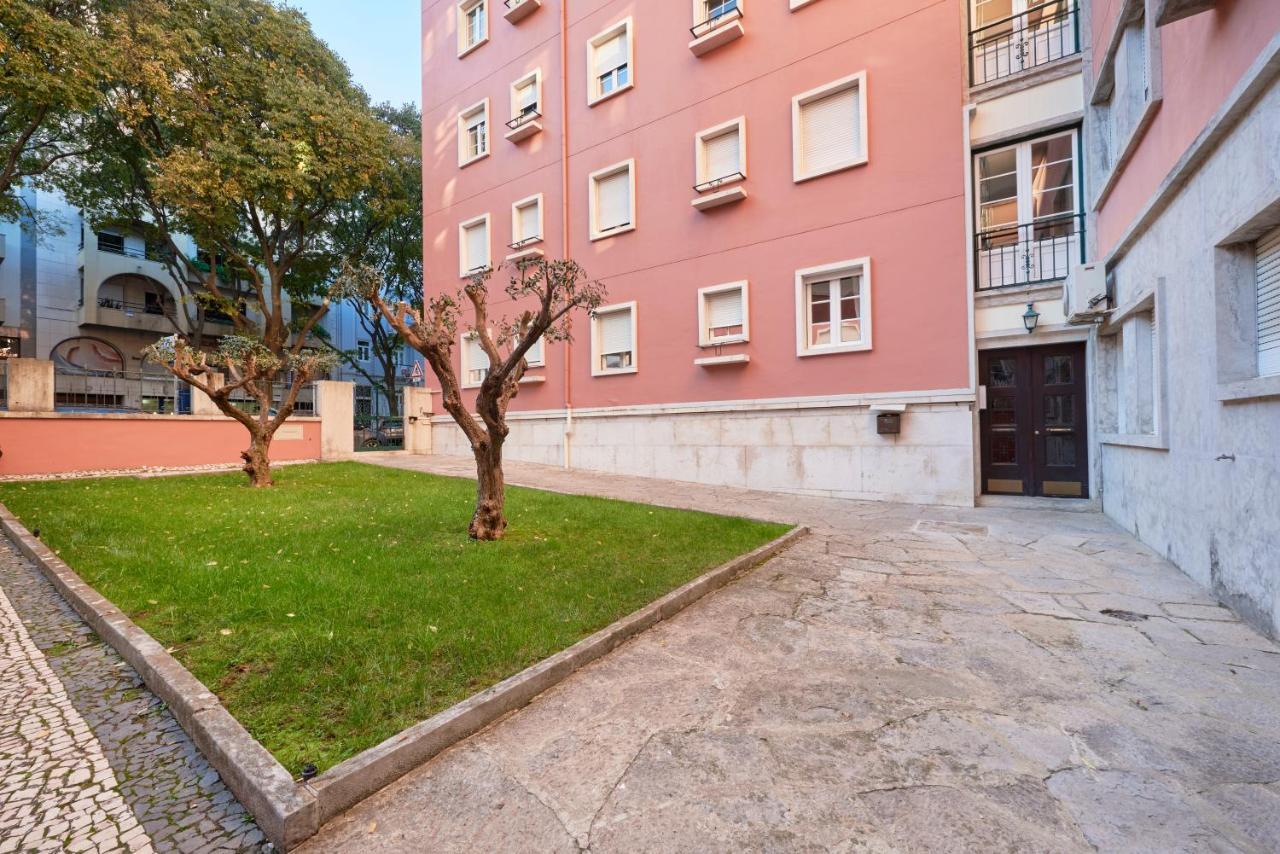 Deluxe Apt At Amazing Prime Location, By Timecooler Lisbon Bagian luar foto