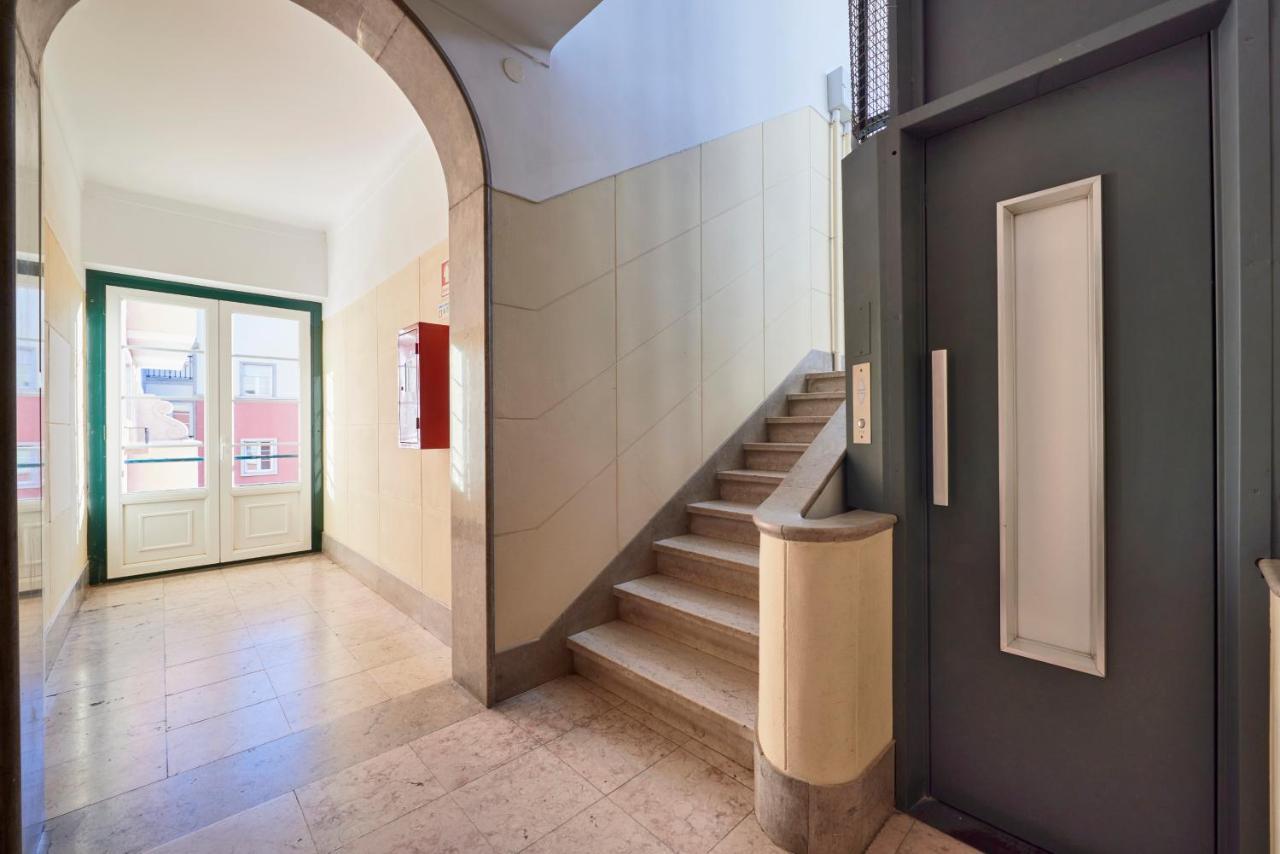 Deluxe Apt At Amazing Prime Location, By Timecooler Lisbon Bagian luar foto